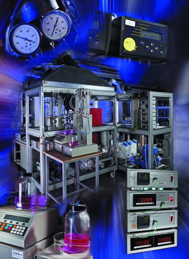 Components of high-pressure technology: measurement and control systems, syringe pumps and mobile units
