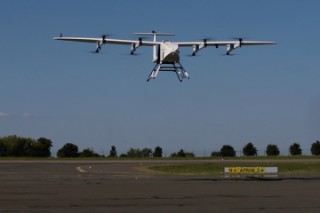 Der ALBACOPTER beim Jungfernflug auf dem Testgelände der DLR in Cochstedt