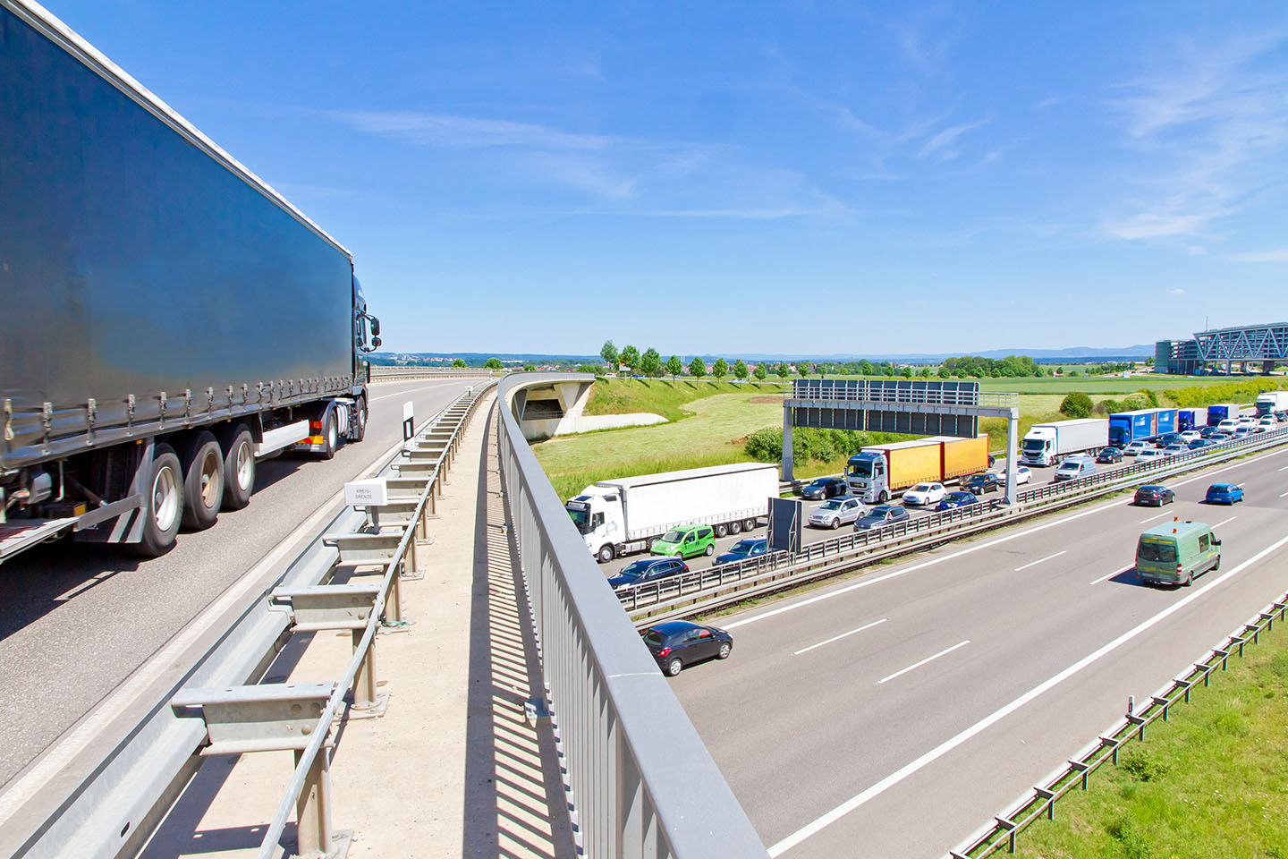 Logistik, Autobahn A8, Stuttgart
