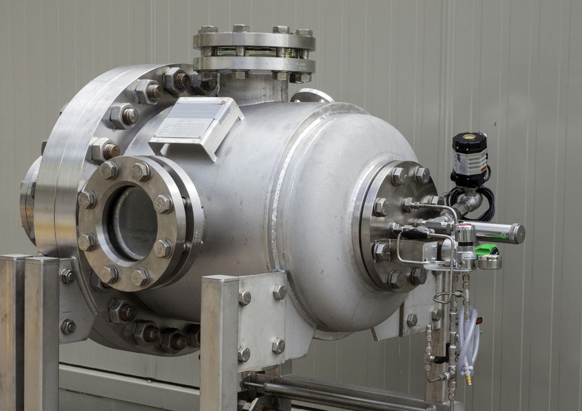 Battery testing; heatable pressure vessel for (Li-ion) battery tests, mainly also for analyzing and detecting (gaseous) substances generated