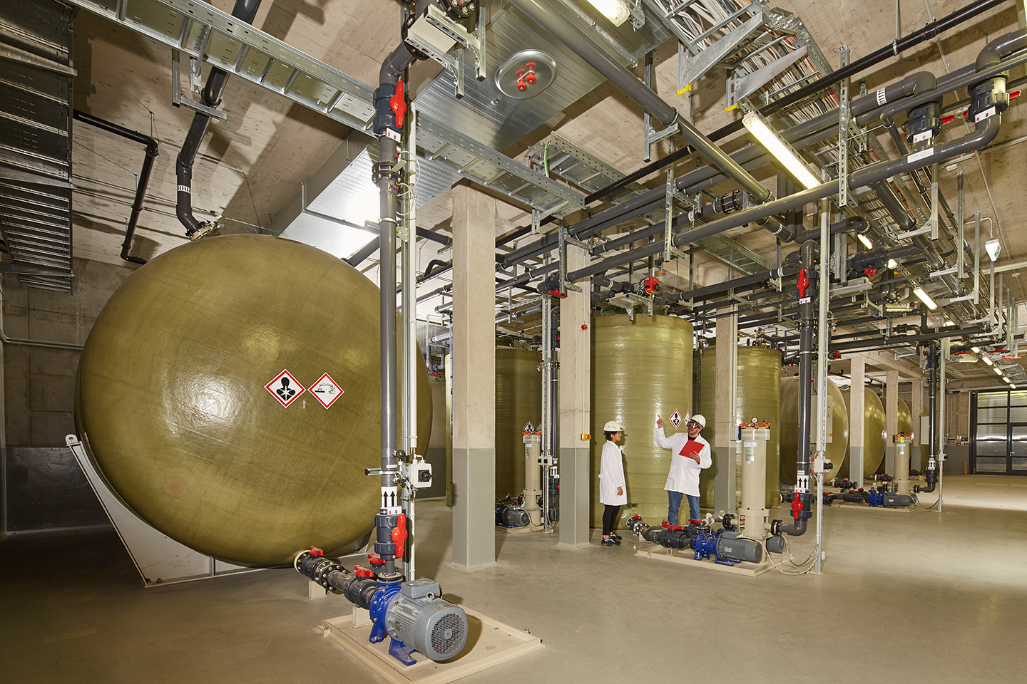 Tanks with electrolyte